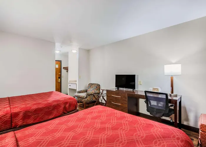 Econo Lodge Milwaukee Airport