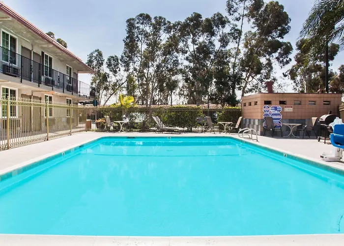 Super 8 By Wyndham Redlands/San Bernardino