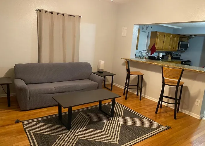 Cozy House With Large Free Parking On Premises