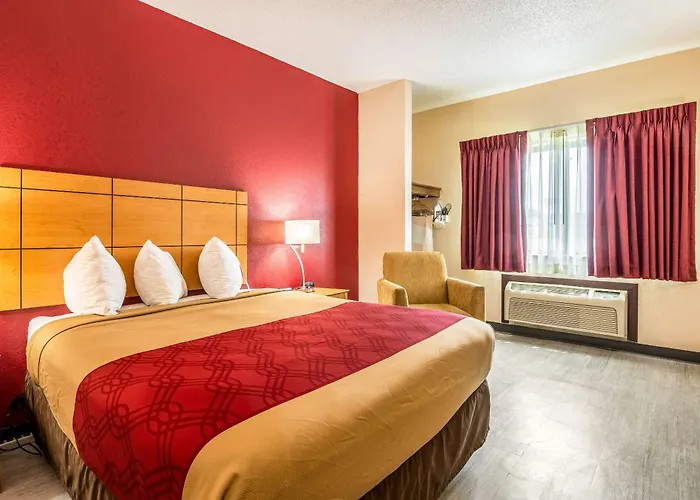 Econo Lodge Topeka At Wanamaker