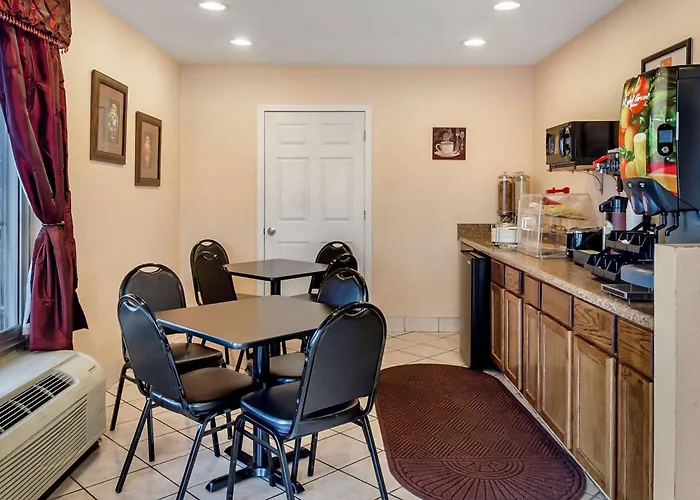 Econo Lodge Roanoke Civic Center