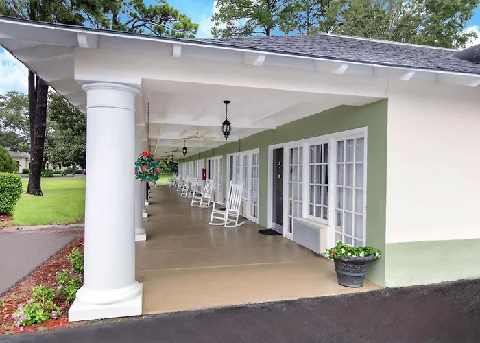 Days Inn By Wyndham Natchez