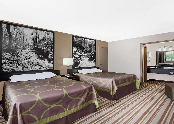 Super 8 By Wyndham Monteagle Tn