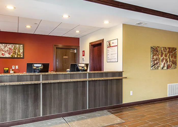 Red Roof Inn & Suites Omaha - Council Bluffs