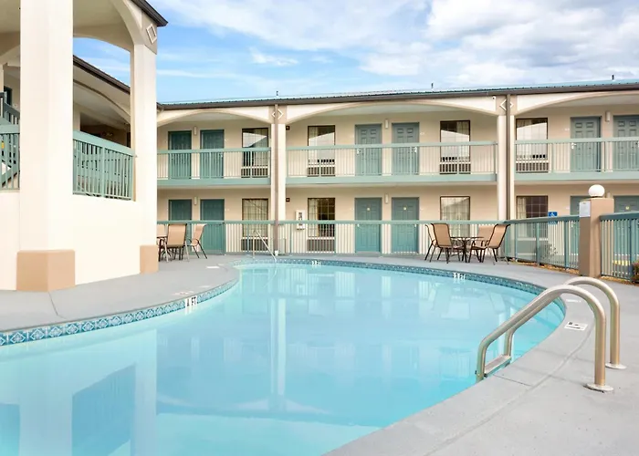 Baymont By Wyndham Gallatin
