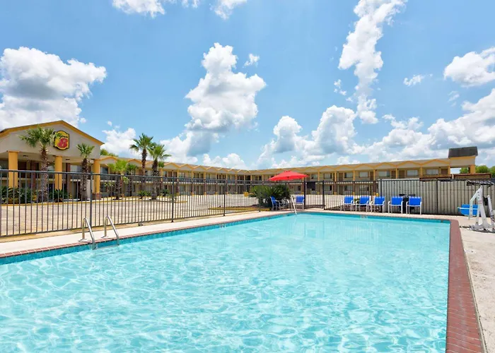 Super 8 By Wyndham Breaux Bridge