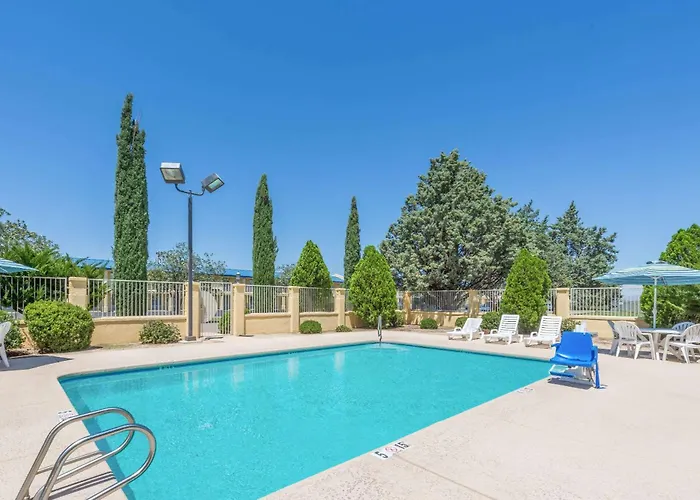 Days Inn By Wyndham Deming