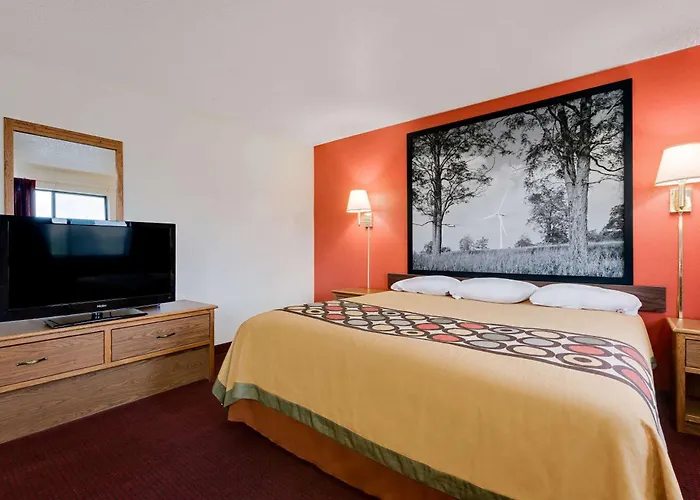 Hillside Inn & Suite