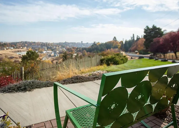 Coast Hilltop Inn