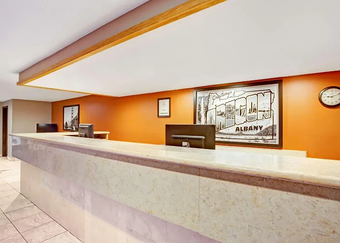 Super 8 By Wyndham Albany Corvallis