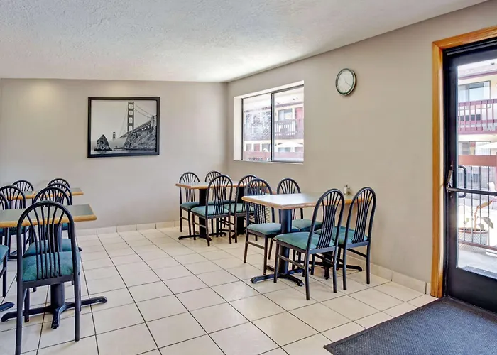 Super 8 By Wyndham Albany Corvallis