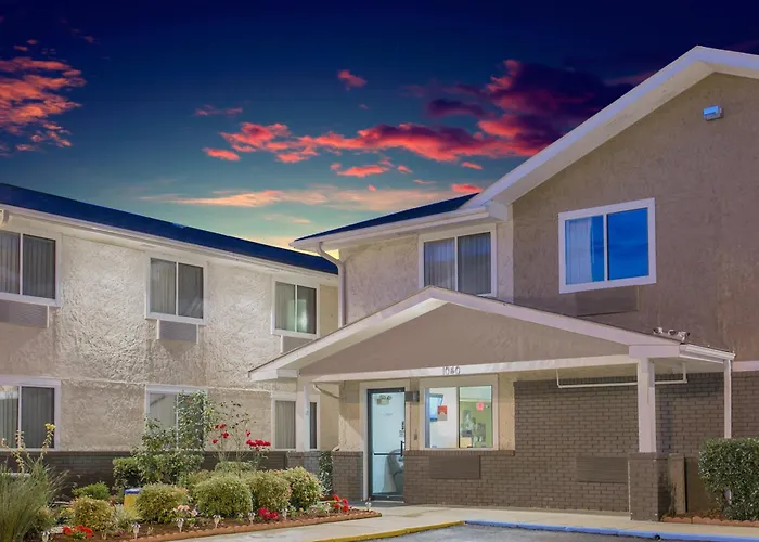 Super 8 By Wyndham South Boston Va