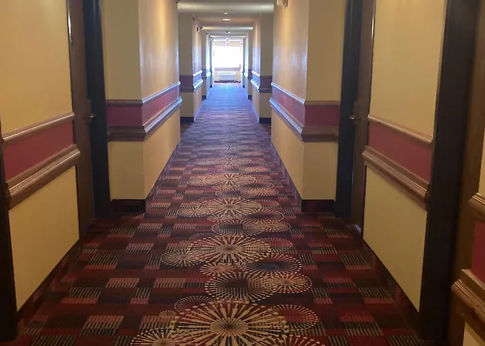 Super 8 By Wyndham Martinsville