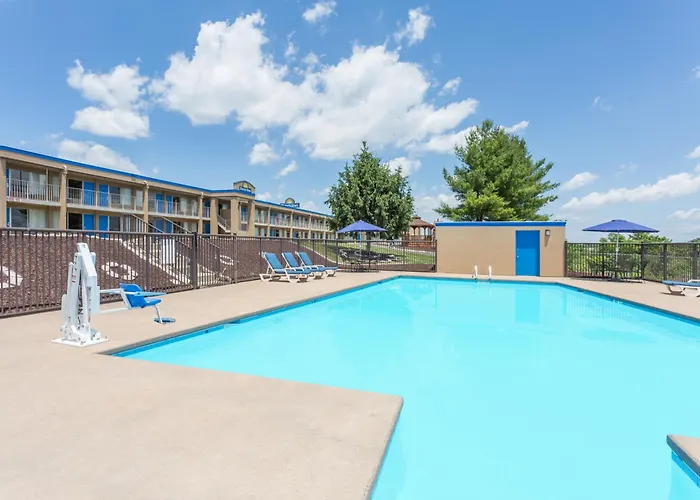 Days Inn By Wyndham Staunton