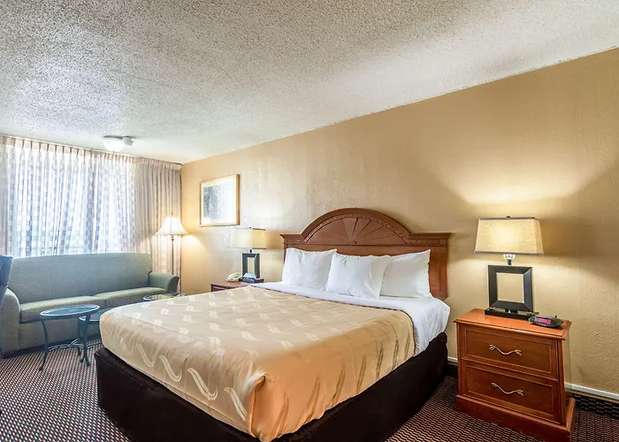 Quality Inn Shawnee I-40