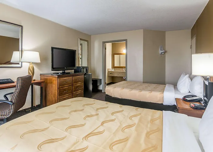 Quality Inn Shawnee I-40