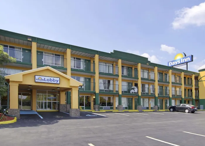 Days Inn By Wyndham Roanoke Civic Center