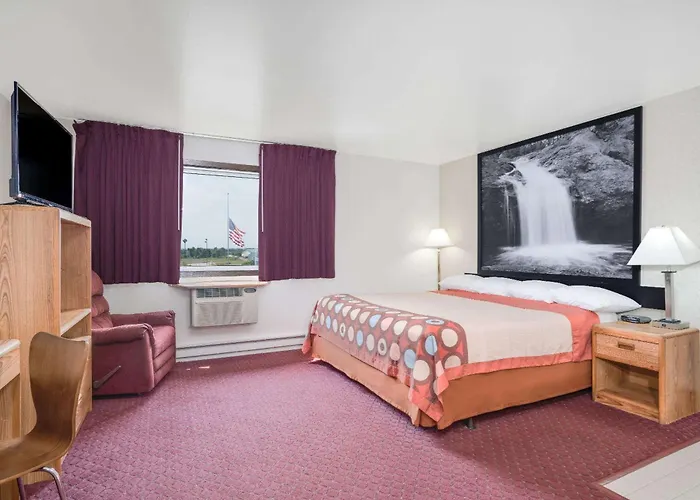 Super 8 By Wyndham Tomah Wisconsin