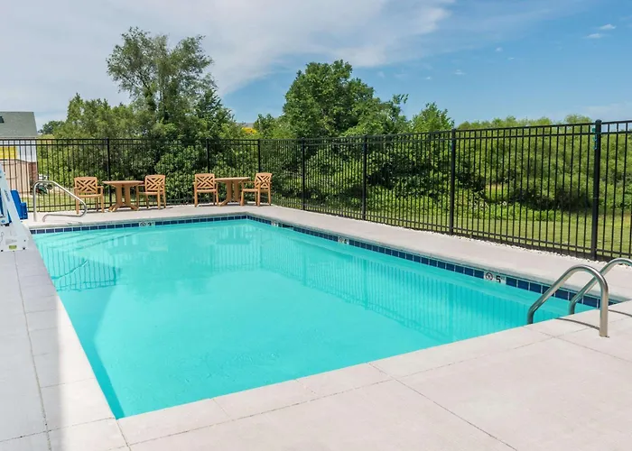 Super 8 By Wyndham Warrensburg