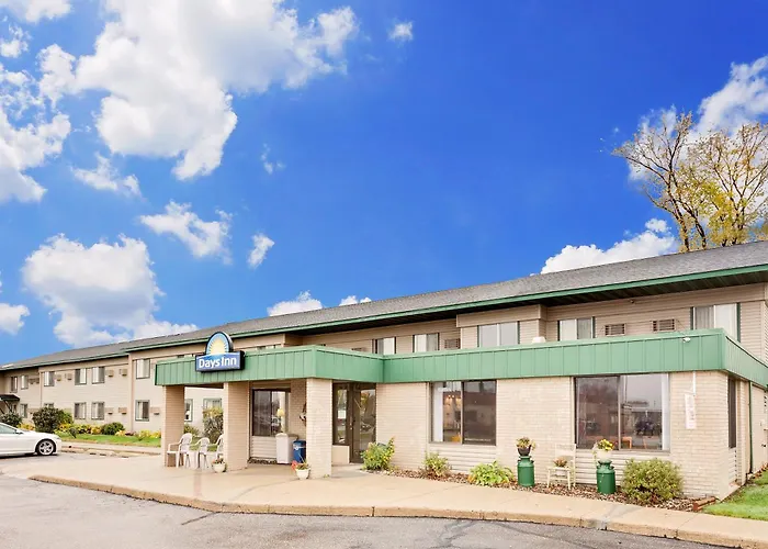 Days Inn By Wyndham Winona