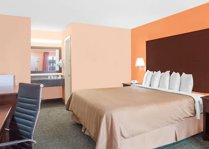 Days Inn By Wyndham Moulton