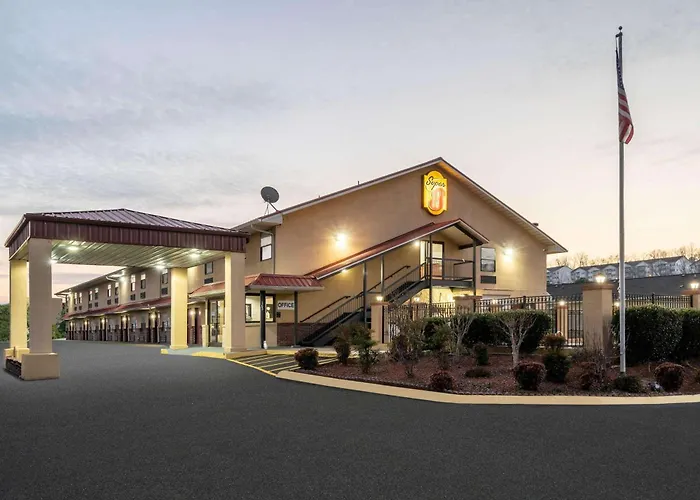 Super 8 By Wyndham Cleveland