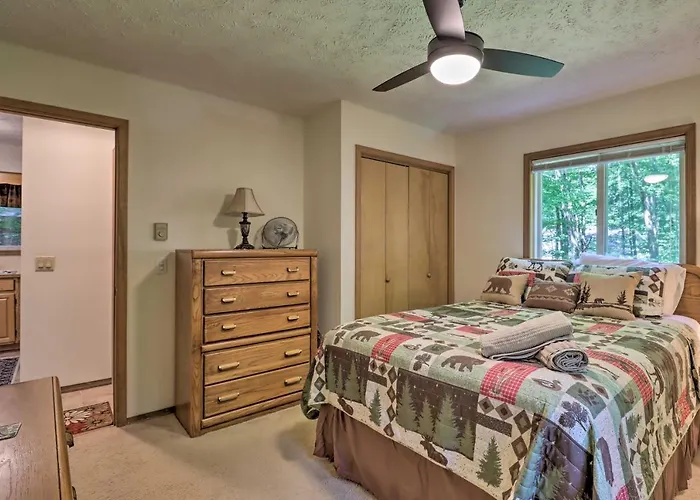 Deck & Resort Amenities: Pocono Lake Home