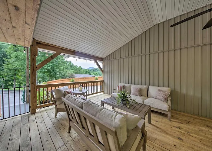 Blairsville Tiny Home W/ Covered Furnished Deck!