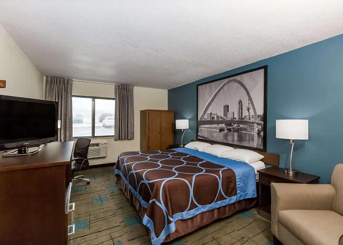 Super 8 By Wyndham Urbandale/Des Moines Area