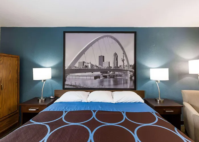 Super 8 By Wyndham Urbandale/Des Moines Area
