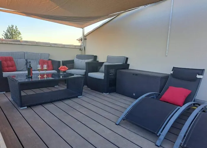 L'Aurore Love Room De Prestige Jacuzzi Sauna Piscine Chauffee Cuisine