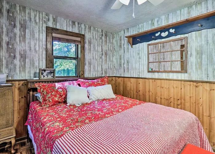 Rustic Cabin W/ Patio & Pond On Blue Ridge Parkway
