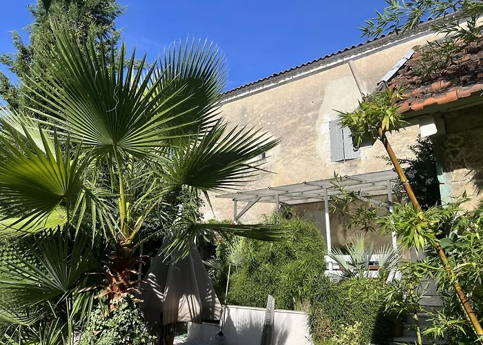 Chambre Paisible Dans Une Ancienne Batisse Renovee