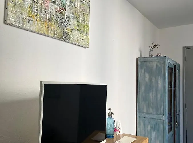 Chambre Paisible Dans Une Ancienne Batisse Renovee
