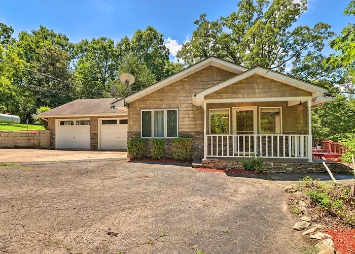 Norfolk Lake Adventure Base! 3 Mi To Water, Deck