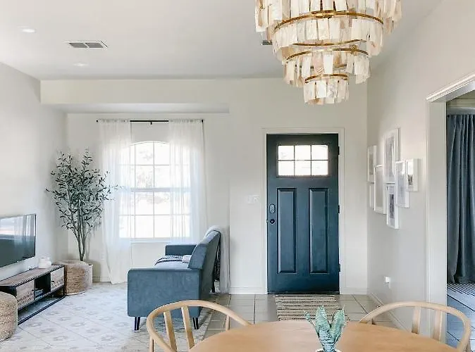 The Ruby - Modern Updated 4/2 Home Near Acu