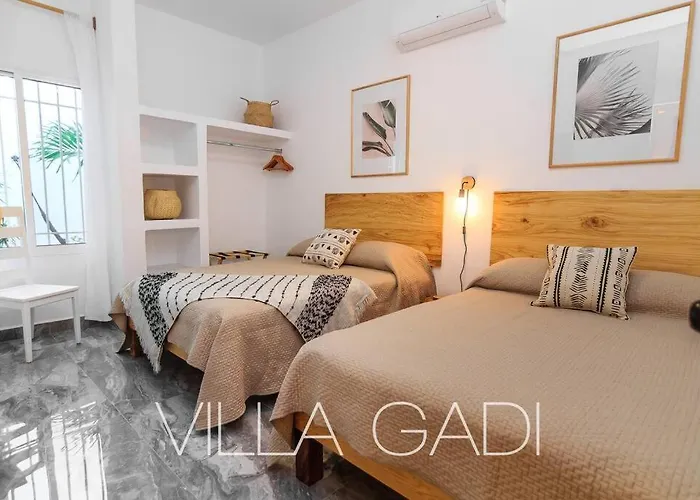 Villa Gadi - Roof Garden - Pizza Oven - Tiny Pool