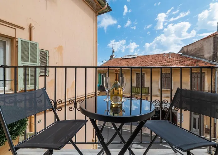 Superbe Appartement Avec Balcon Proche Monaco