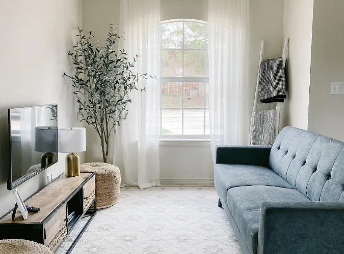 The Ruby - Modern Updated 4/2 Home Near Acu