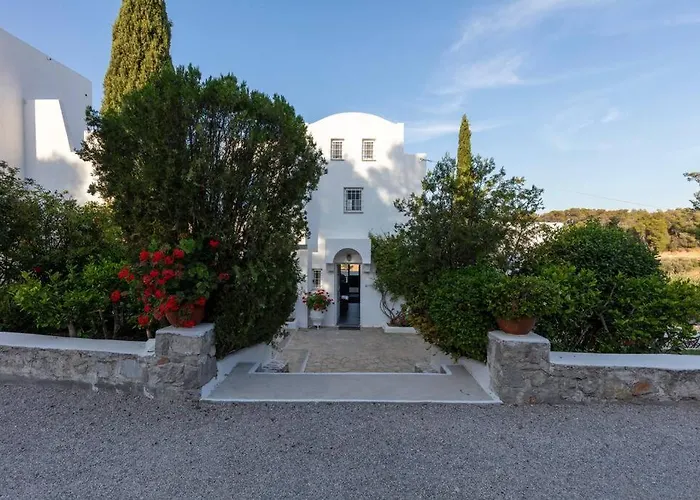 Retreat Villa By The Sea With Pool In Porto Heli