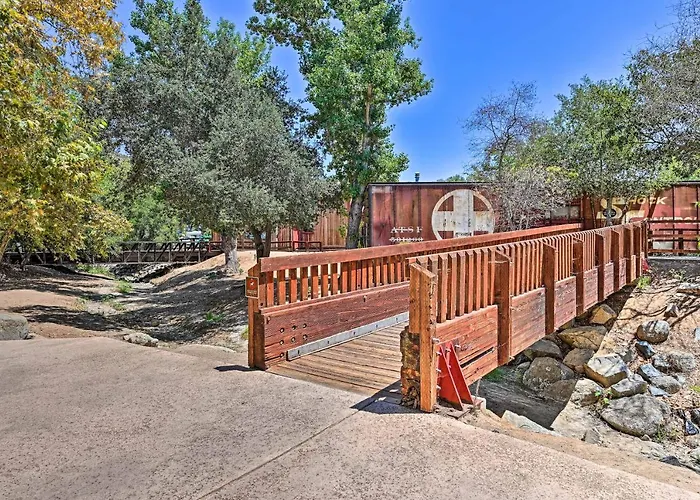 Walk To Poway Farmers' Market: Family Retreat!