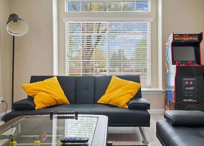 Remodeled, Charming Retreat On The City'S Doorstep