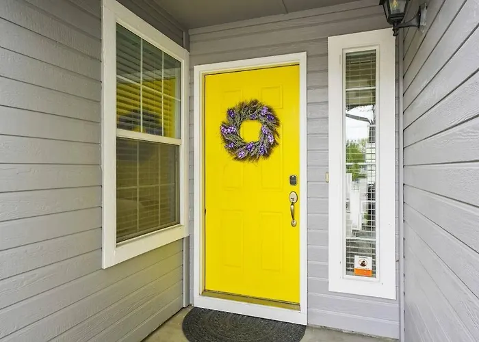 Remodeled, Charming Retreat On The City'S Doorstep