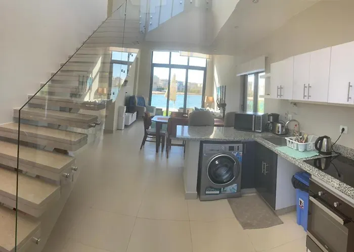 Tawila, 4 Bedroom Villa, Brand New, Directly On A Lagoon
