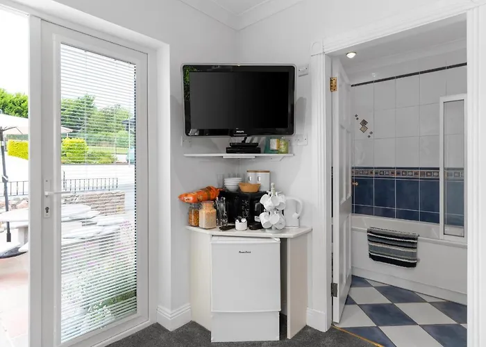 Private Room With Private Entrance.