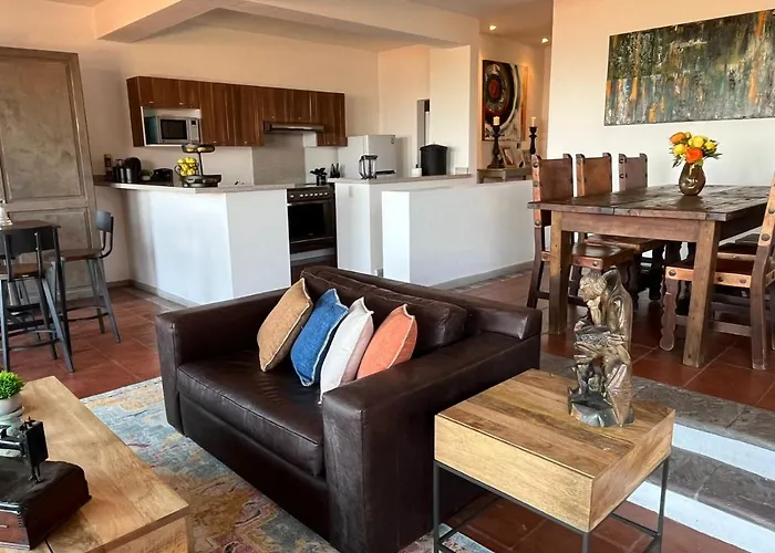 Cousy Condo In The Historic Center Of San Miguel De Allende, Incredible View, Pool, Bbq, 3 Blocks From The Main Parish