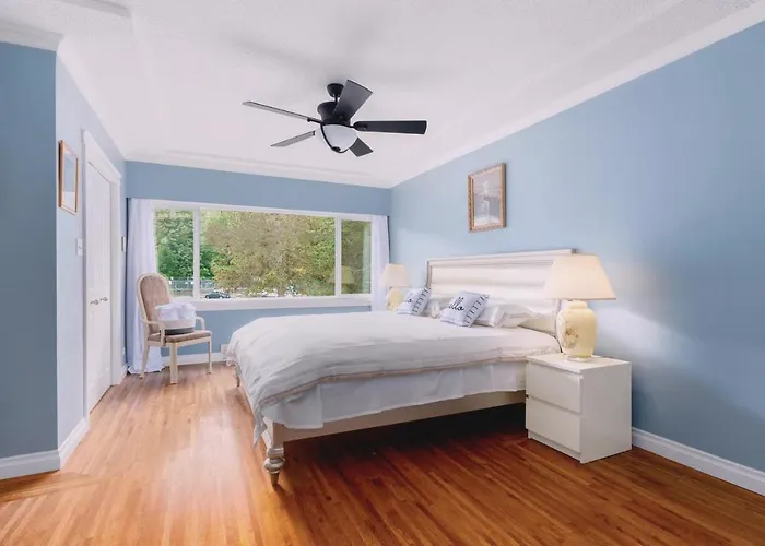 Lovely 3 Bedroom Port Moody Spacious Home 6 People Free Parking