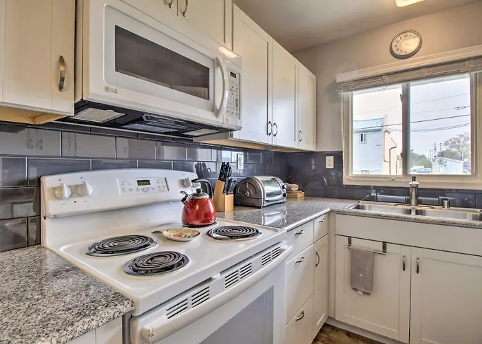 Ski, Hike & Unwind: Cozy Carson City Duplex!