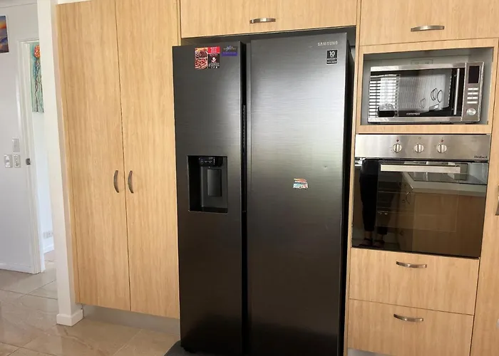 35 Rumbalara Avenue Rainbow Beach Pool Aircon Pets Welome