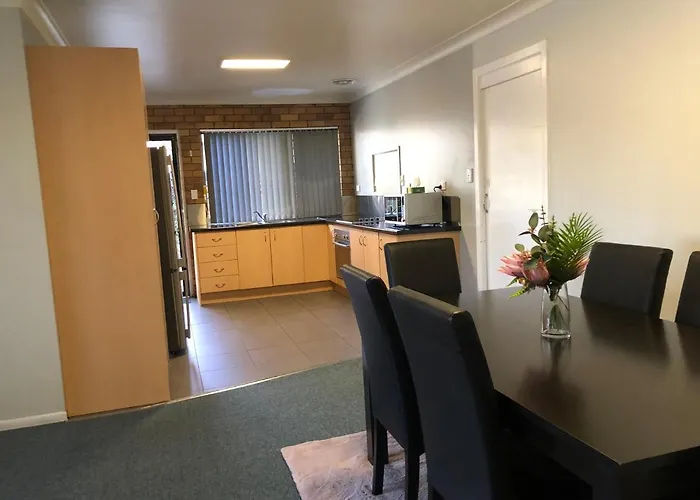 Jackie Howe Motel